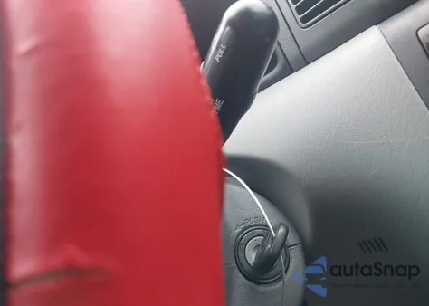 2005 Toyota Corolla Le from USA, damaged, VIN JTDBR32E352049181